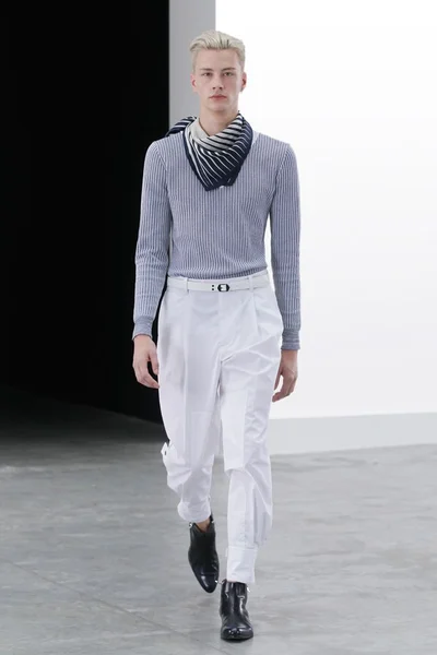 Look 13